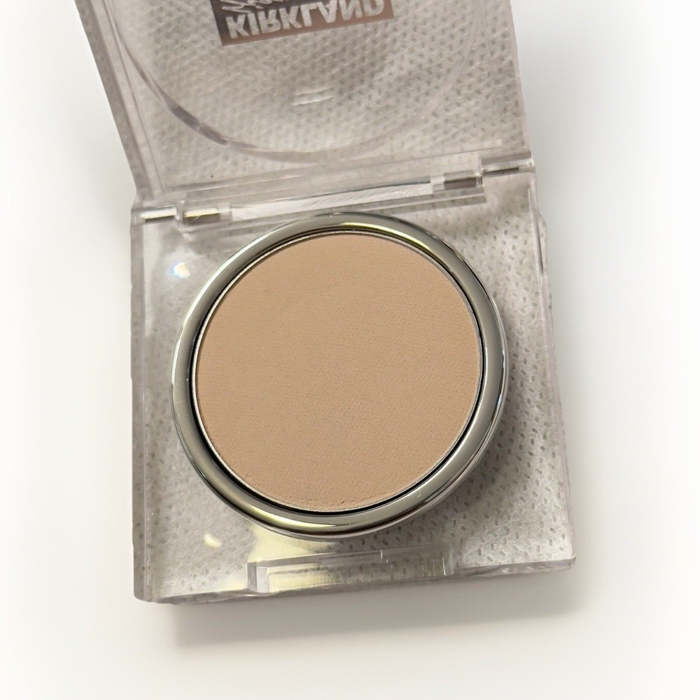 Kirkland by Borghese translucent finishing powder - Picture 3 of 3